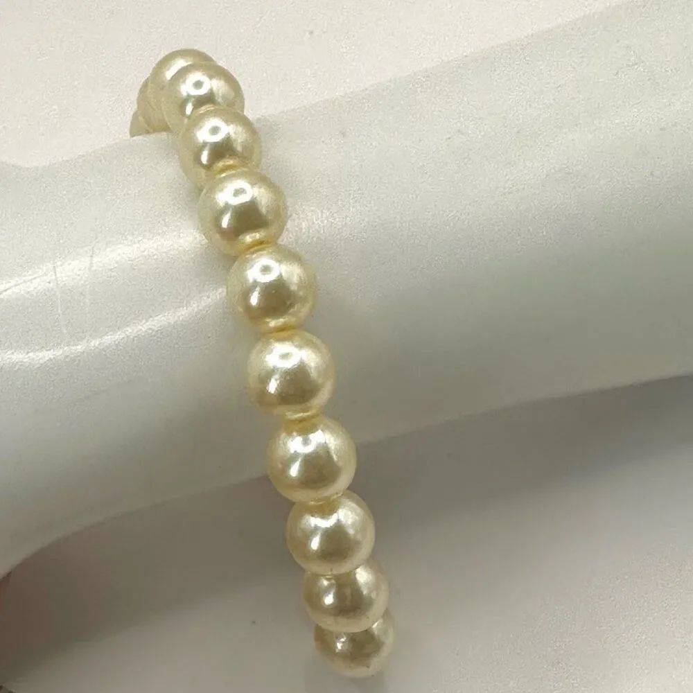 Faux pearl vintage bracelet